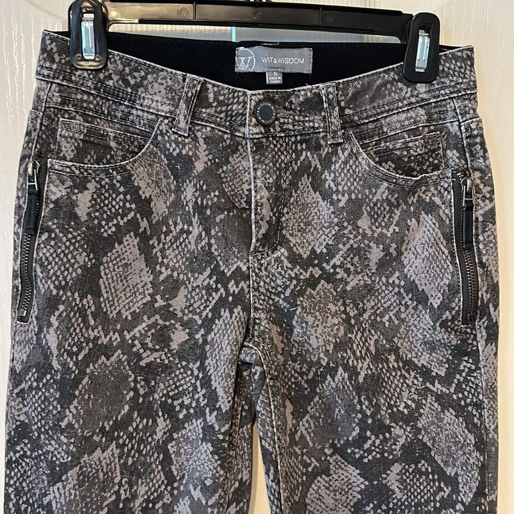 Wit & Wisdom Absolution Snakeskin Print Skinny Jeans Size 0 - Picture 4 of 14